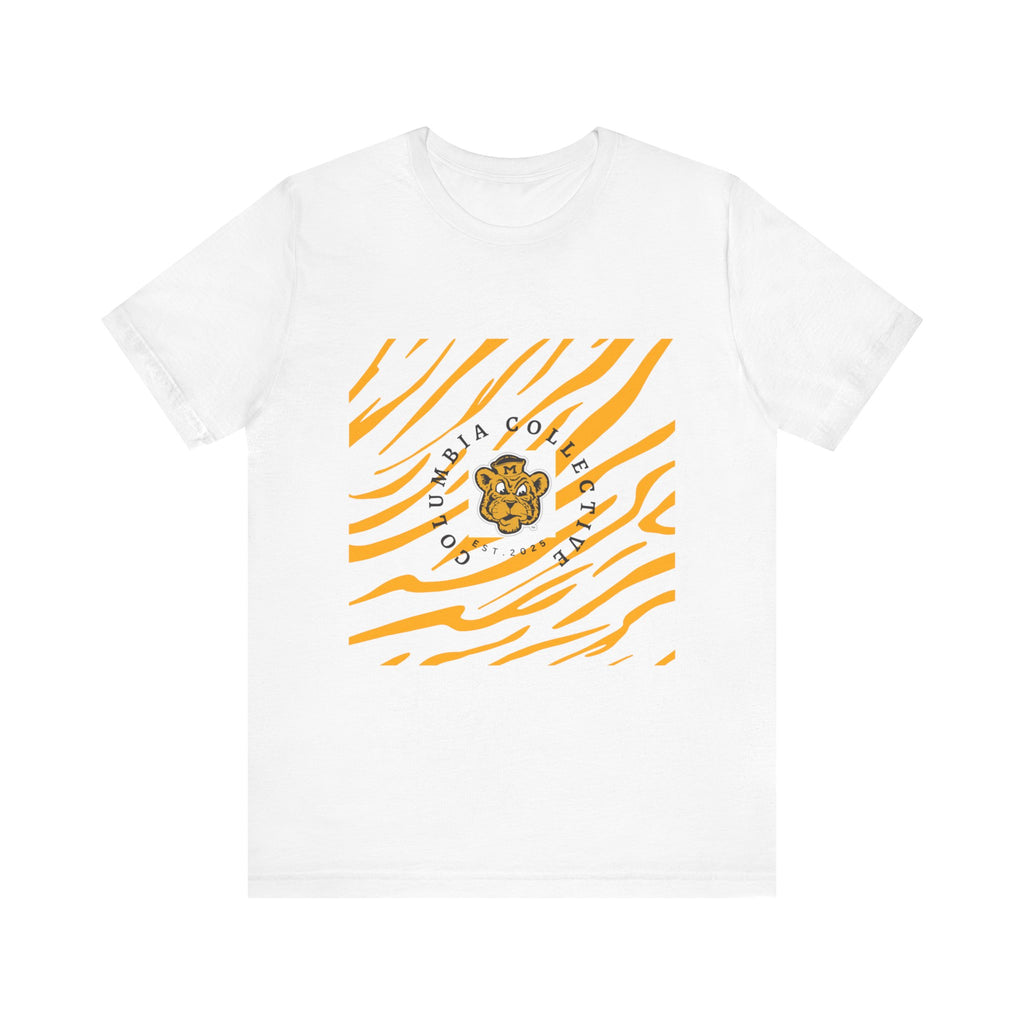 Cute Tiger Graphic Tee, Unisex Short Sleeve Shirt, Animal Lover Gift, Summer Wear, Fun Casual Top, Birthday Present