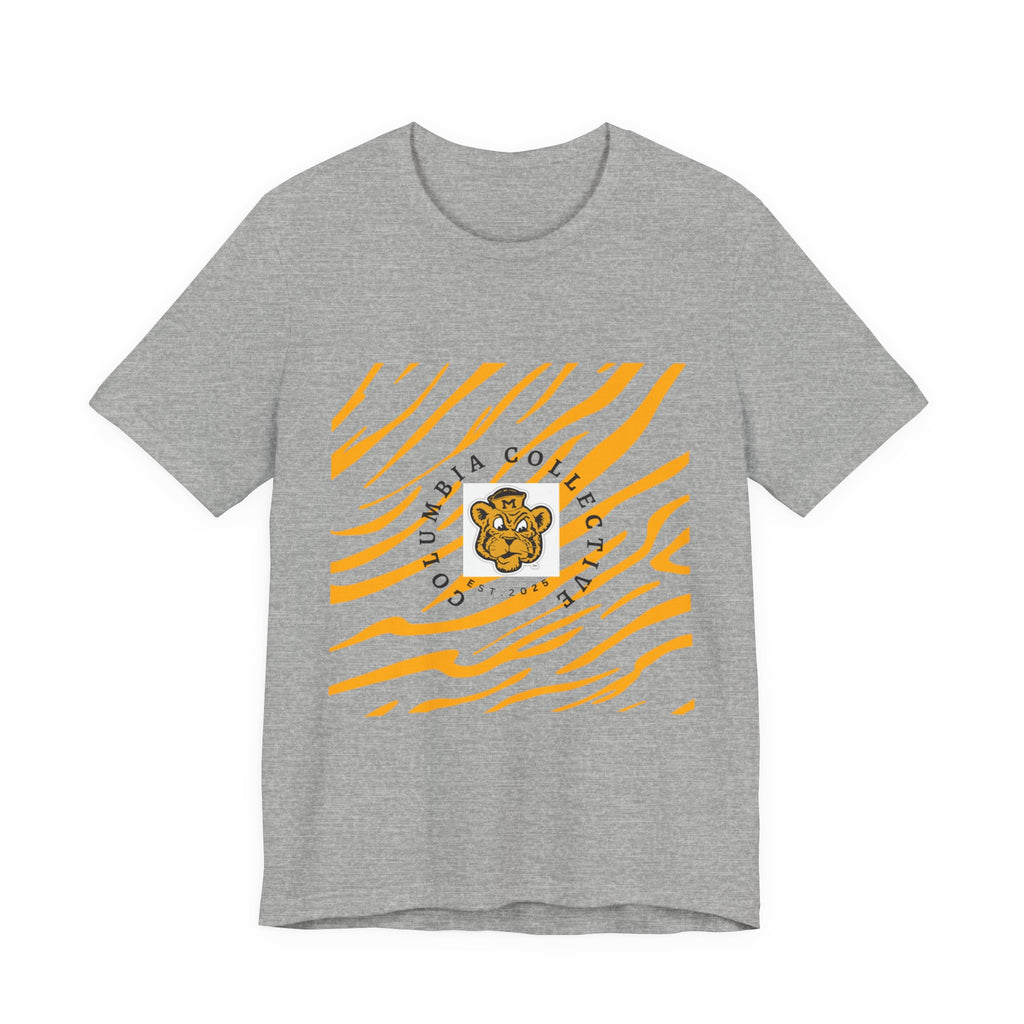 Cute Tiger Graphic Tee, Unisex Short Sleeve Shirt, Animal Lover Gift, Summer Wear, Fun Casual Top, Birthday Present